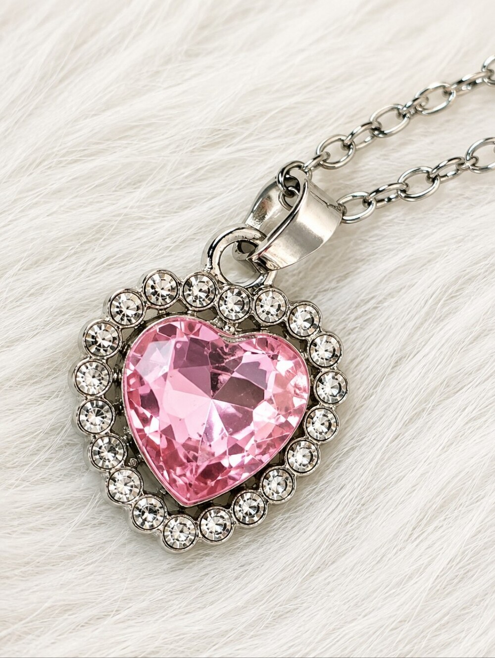 Y2K Aesthetic Pink Crystal Rhinestone Heart Pendant Necklace Size 17" To 19.5"
